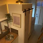 Urban Capsule Отель Дрезден