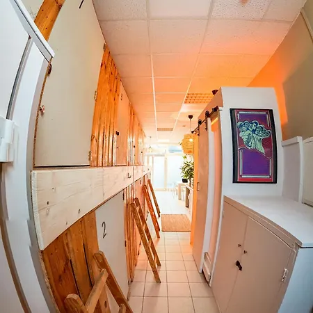 Urban Capsule Hotel 3*