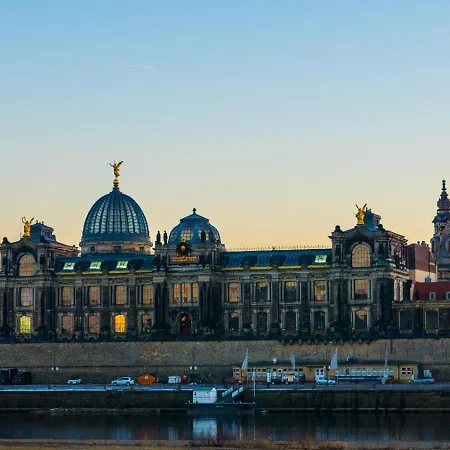 Urban Capsule Otel Dresden