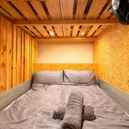 Urban Capsule Otel Dresden