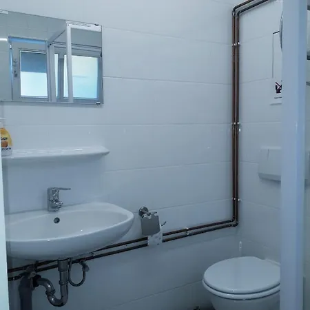 Otel Urban Capsule 3*