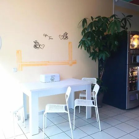 Otel Urban Capsule 3*