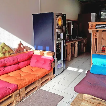 Hotel Fox Box I Capsule