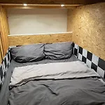 Otel Urban Capsule 3*
