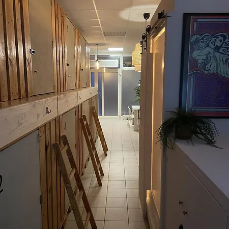 Urban Capsule Hotel